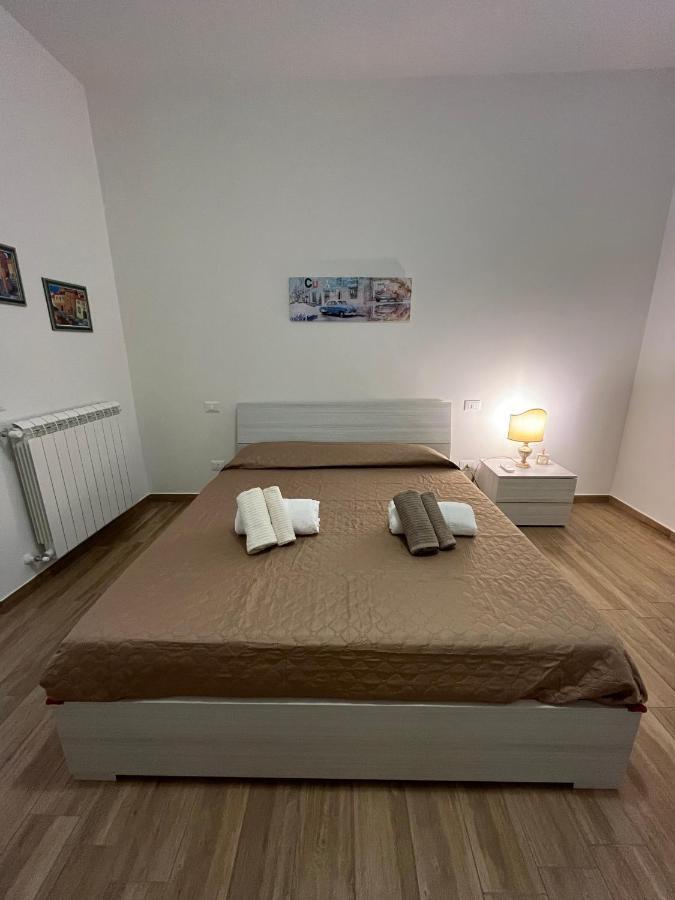 Bed&Breakfast Del Viaggiatore Fondi Kültér fotó