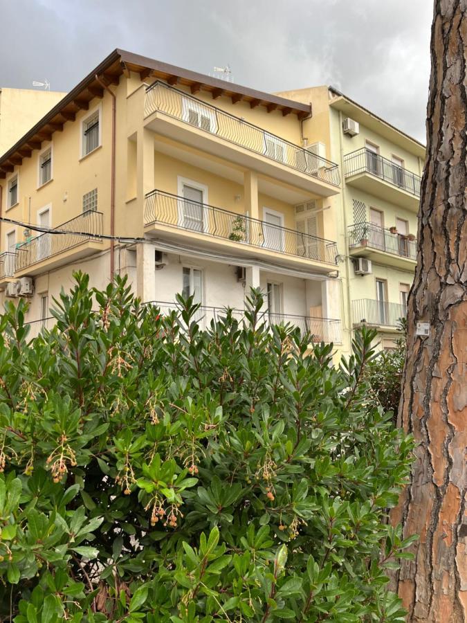 Bed&Breakfast Del Viaggiatore Fondi Kültér fotó